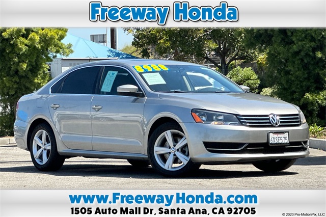 2012 Volkswagen Passat 2.5 SE