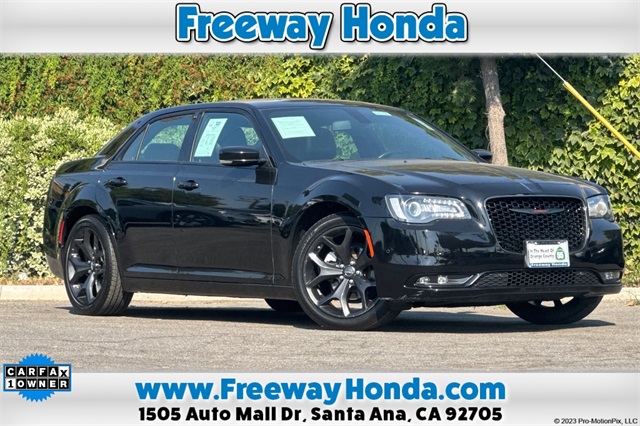 2022 Chrysler 300 S