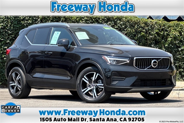 2024 Volvo XC40 B5 Core