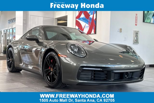 2021 Porsche 911 Carrera