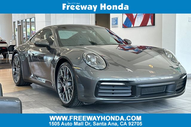 2020 Porsche 911 Carrera