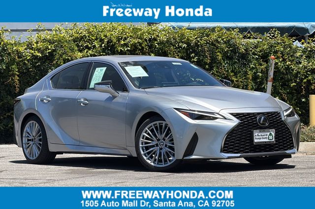 2023 Lexus IS 300